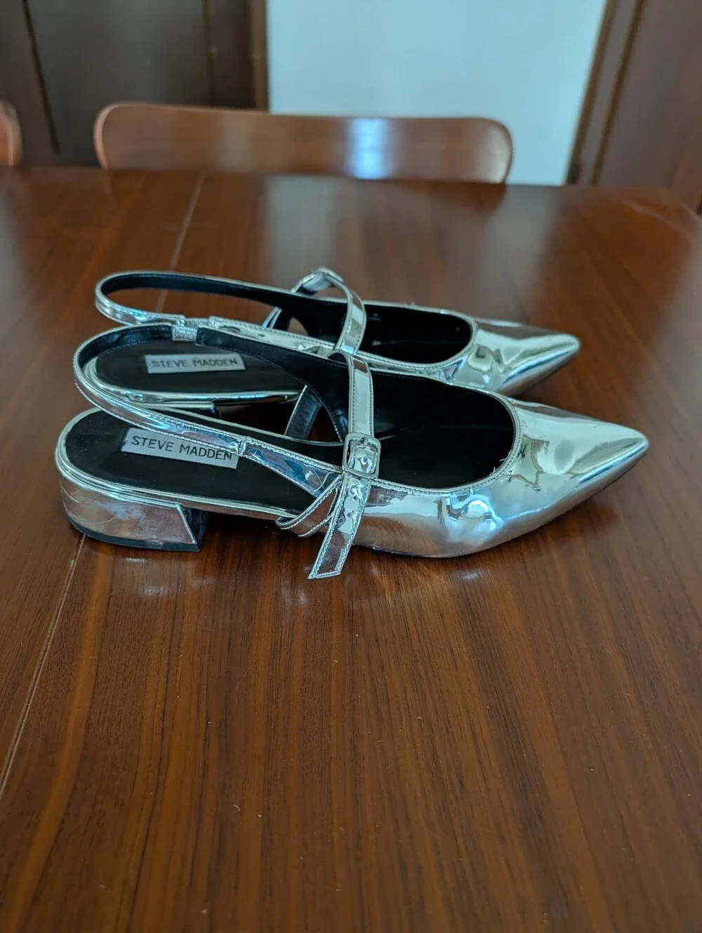 Steve Madden Anyaa Metallic Silver Flats Size 10M Pre Owned